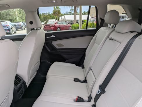 Used 2020 Volkswagen Tiguan SEL image 15