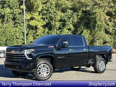 Used 2024 Chevrolet Silverado 2500 LTZ w/ LTZ Convenience Package image 1