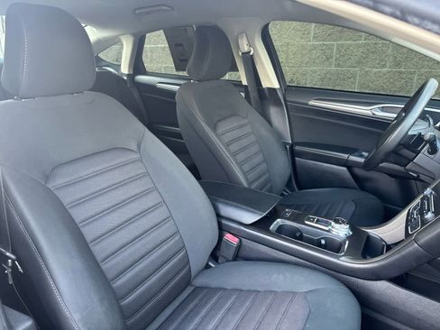Used 2018 Ford Fusion SE w/ Fusion SE Technology Package image 13