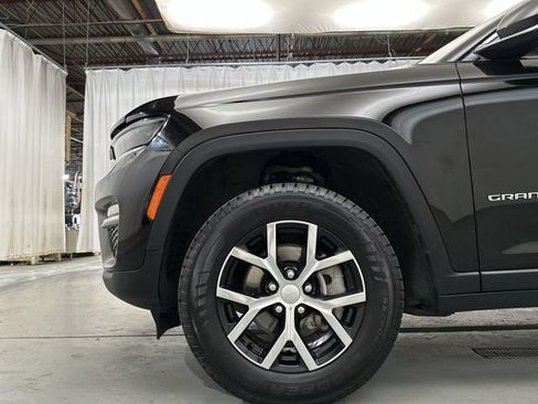 Used 2024 Jeep Grand Cherokee Limited w/ Trailer Tow Package AWD/4WD image 23