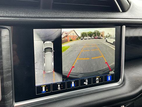 Used 2022 GMC Yukon Denali AWD/4WD image 21