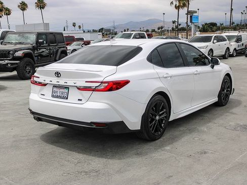 Used 2026 Toyota Camry SE w/ Multimedia Upgrade Package FWD image 9