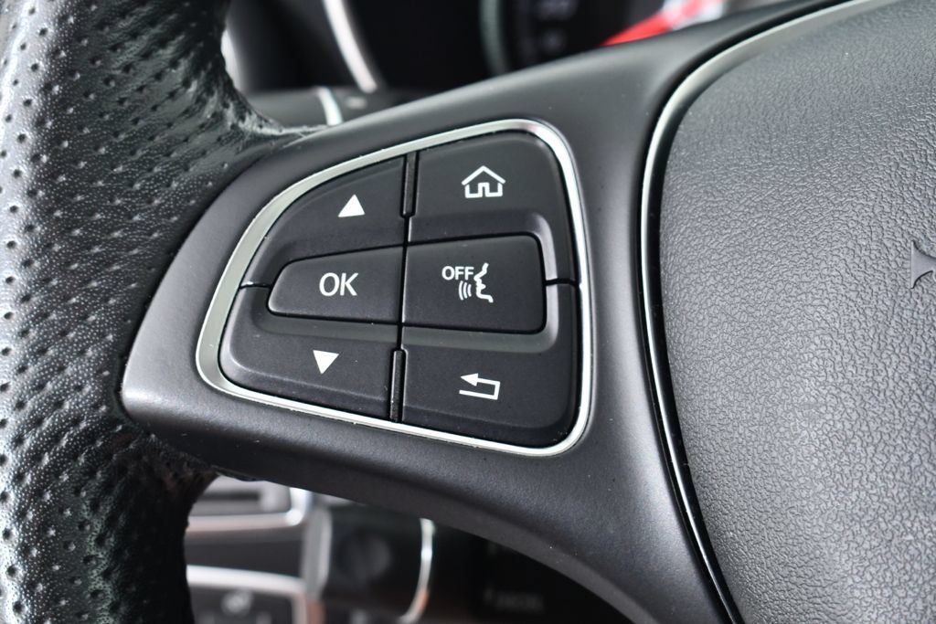 Used 2017 Mercedes-Benz C 300 4MATIC Sedan image 32