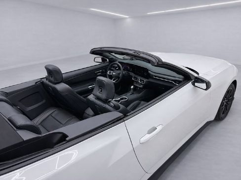 Used 2026 Ford Mustang Premium image 31