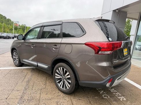 Used 2019 Mitsubishi Outlander AWD image 5