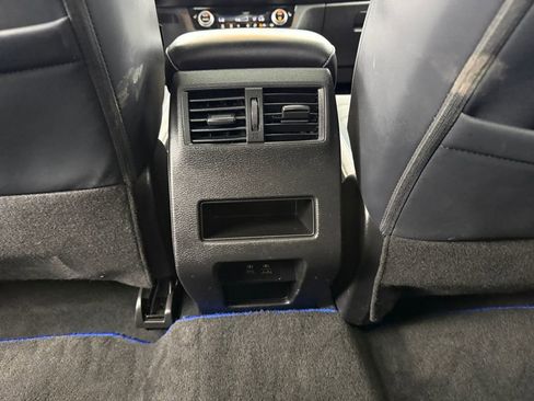 Used 2025 Mitsubishi Outlander SE image 30