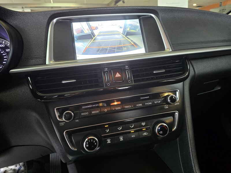 Used 2019 Kia Optima LX FWD image 18
