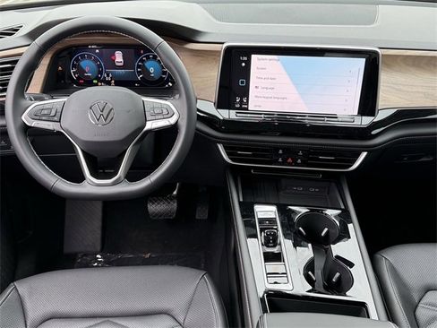 New 2026 Volkswagen Atlas SE image 8