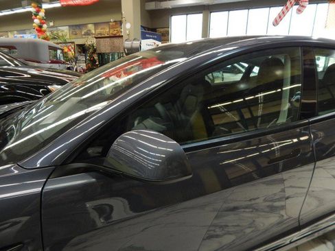 Used 2023 Tesla Model 3 Performance image 11