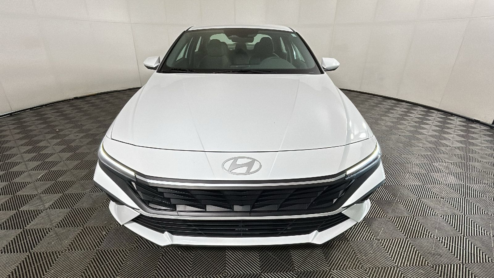 Certified 2024 Hyundai Elantra SEL FWD image 9