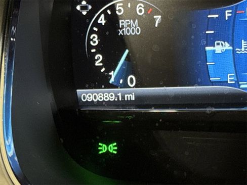 Used 2018 Ford Taurus SEL w/ Equipment Group 201A image 13