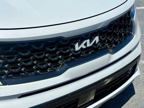 Used 2022 Kia Sorento EX w/ Panoramic Sunroof Package FWD image 14