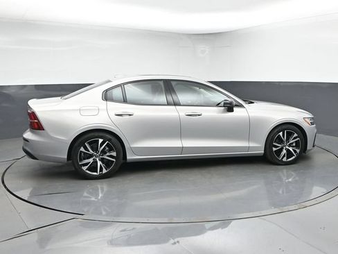 Used 2024 Volvo S60 B5 Core w/ Climate Package FWD image 9