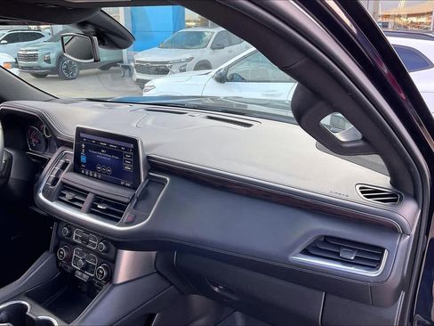 Used 2021 Chevrolet Tahoe Z71 w/ Luxury Package image 18