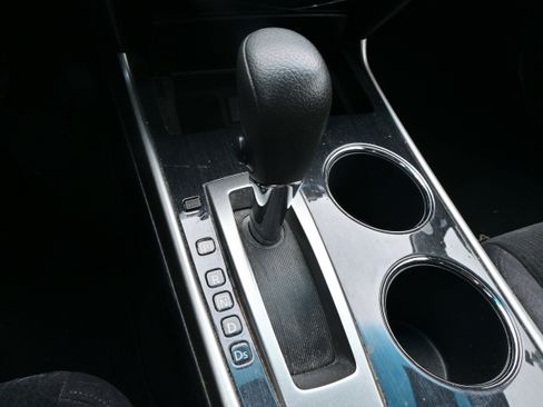 Used 2013 Nissan Altima 2.5 SV image 16