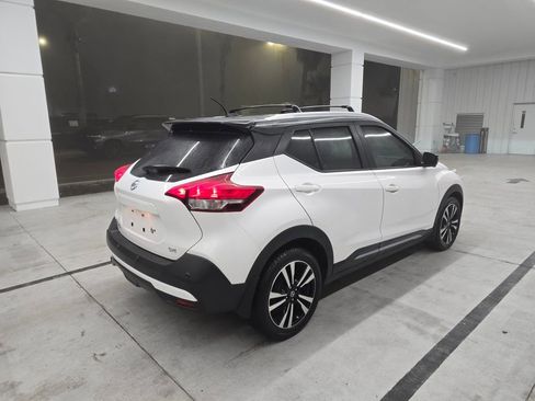 Used 2020 Nissan Kicks SR w/ SR Premium Package image 6