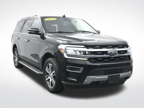 Used 2023 Ford Expedition Limited image 3