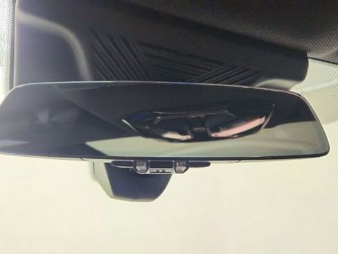 Used 2025 BMW 740i image 60