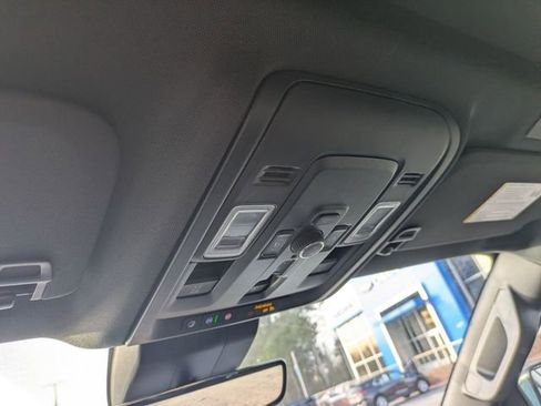 New 2025 Chevrolet Suburban High Country image 27