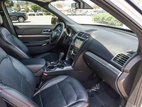 Used 2018 Ford Explorer Sport w/ Equipment Group 401A AWD/4WD image 15