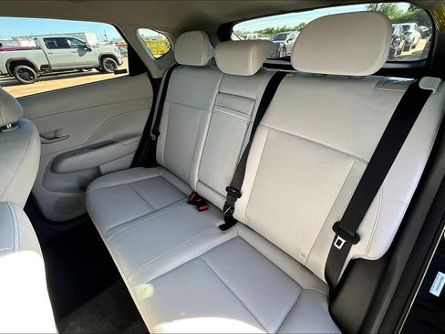 Used 2025 Hyundai Kona SEL FWD image 16