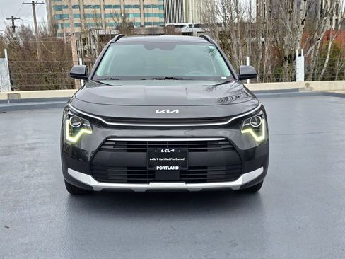 Used 2023 Kia Niro EX w/ EX Cold Weather Package image 9