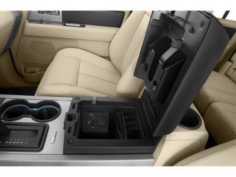 Used 2015 Ford Expedition EL XLT w/ Equipment Group 202A AWD/4WD image 18
