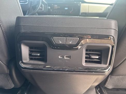 Used 2023 GMC Sierra 1500 AT4 w/ Technology Package AWD/4WD image 42