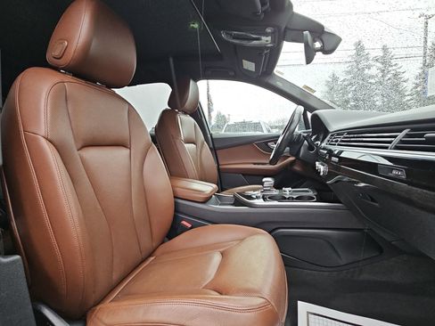 Used 2018 Audi Q7 3.0T Premium Plus w/ Premium Plus Package image 30