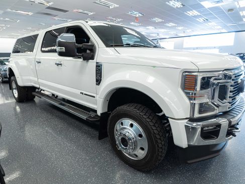 Used 2020 Ford F450 Lariat w/ Lariat Ultimate Package AWD/4WD image 4