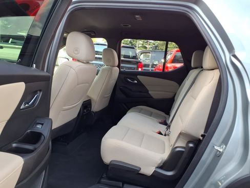 Used 2023 Chevrolet Traverse LS AWD/4WD image 16