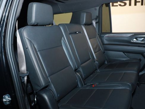 Used 2024 Chevrolet Suburban LT image 15