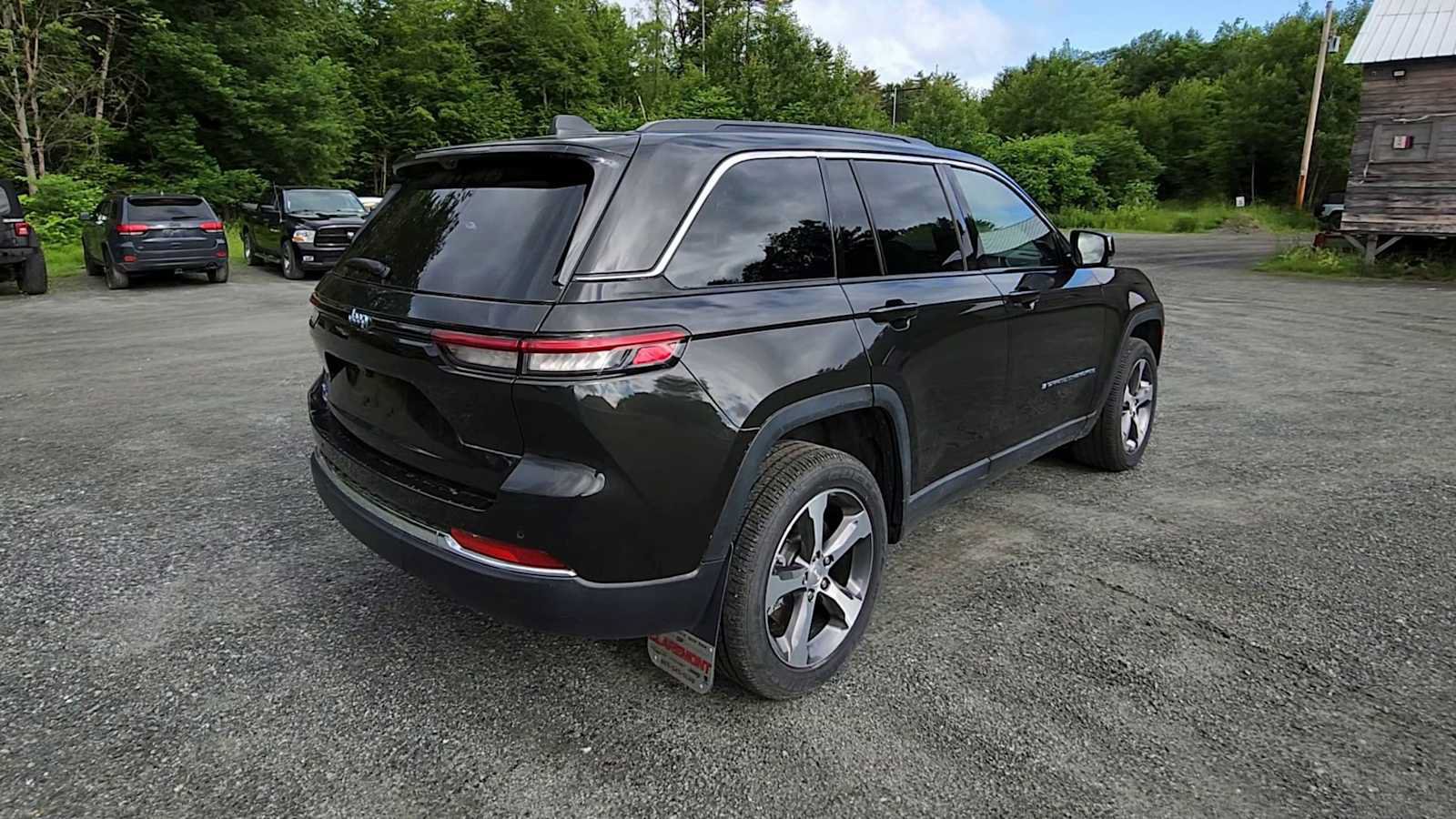 New 2024 Jeep Grand Cherokee Limited 4xe w/ Luxury Tech Group II AWD/4WD image 8