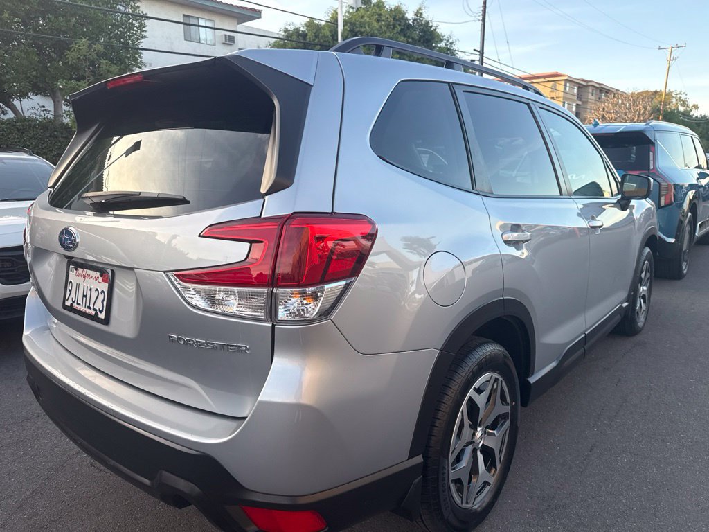 Used 2023 Subaru Forester Premium AWD/4WD image 6