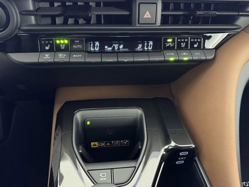New 2026 Toyota Crown Signia AWD/4WD image 3