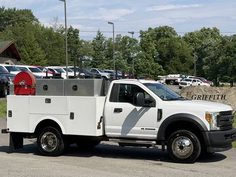 Used 2017 Ford F550 4x4 Regular Cab Super Duty image 3