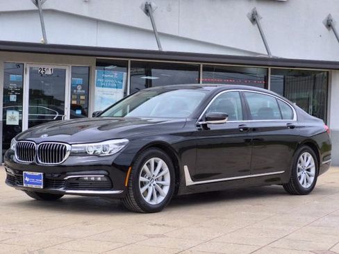 Used 2018 BMW 740i RWD image 3