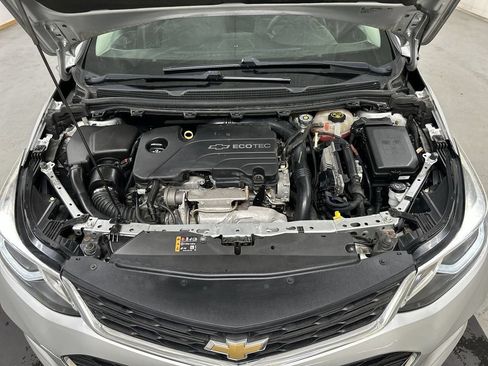 Used 2017 Chevrolet Cruze LT FWD image 23