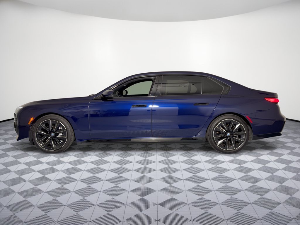 Used 2023 BMW i7 xDrive60 AWD/4WD image 2