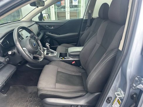 Used 2023 Subaru Outback Premium AWD/4WD image 9