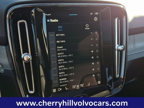 Certified 2025 Volvo XC40 B5 Plus image 19