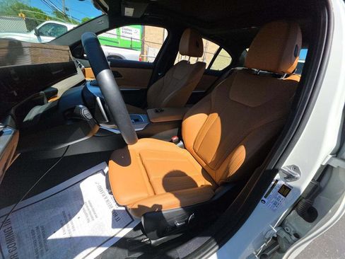 Used 2025 BMW 330i Sedan RWD image 4