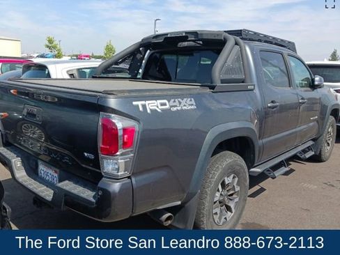 Used 2021 Toyota Tacoma TRD Off-Road w/ TRD Premium Off Road Package AWD/4WD image 5