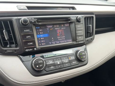 Used 2016 Toyota RAV4 XLE AWD/4WD image 37