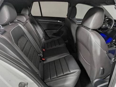Used 2018 Volkswagen Golf R 4-Door AWD/4WD image 19