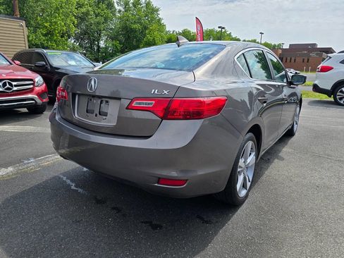 Used 2013 Acura ILX w/ Technology Package FWD image 3