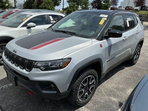 Used 2024 Jeep Compass Trailhawk AWD/4WD image 15