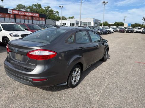 Used 2015 Ford Fiesta SE FWD image 7