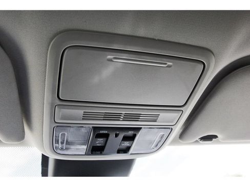 Used 2025 Honda Odyssey Touring image 23