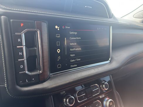 Used 2023 GMC Yukon XL Denali Ultimate AWD/4WD image 25
